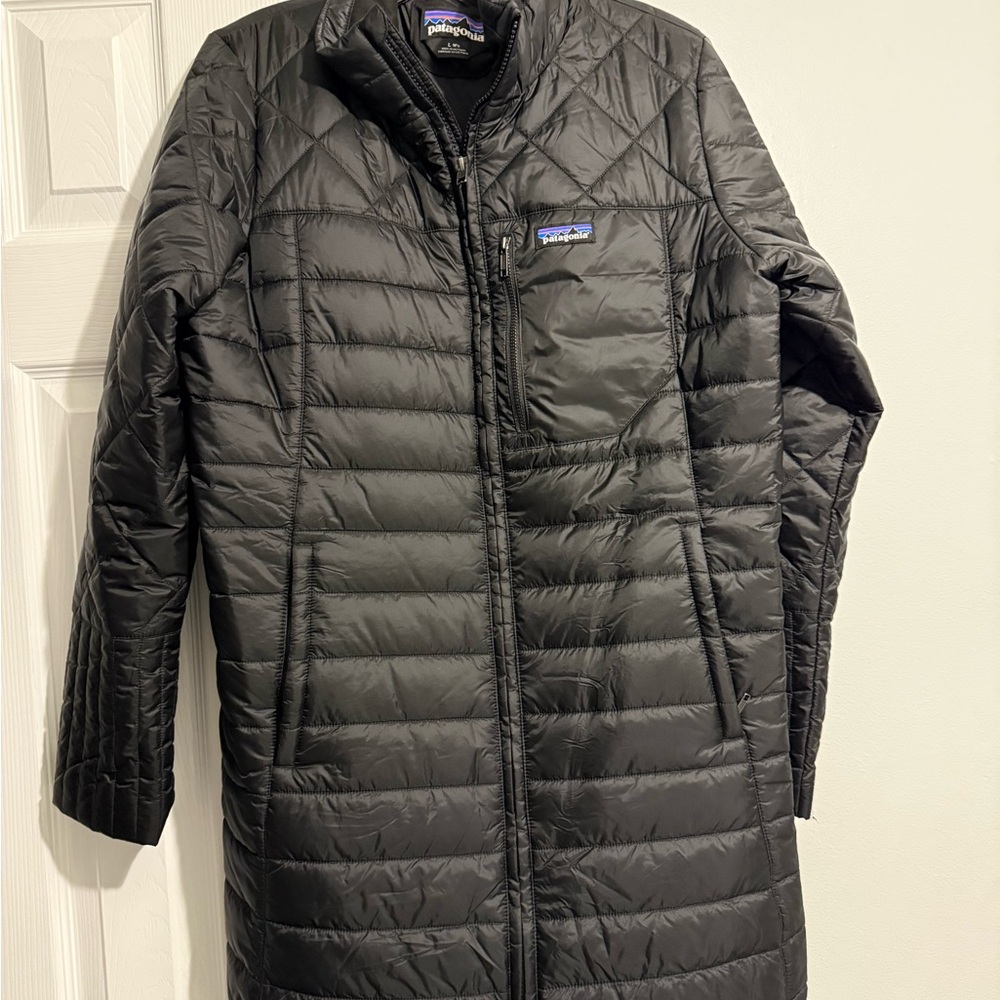 Like New Patagonia Women’s Black Insulated Parka